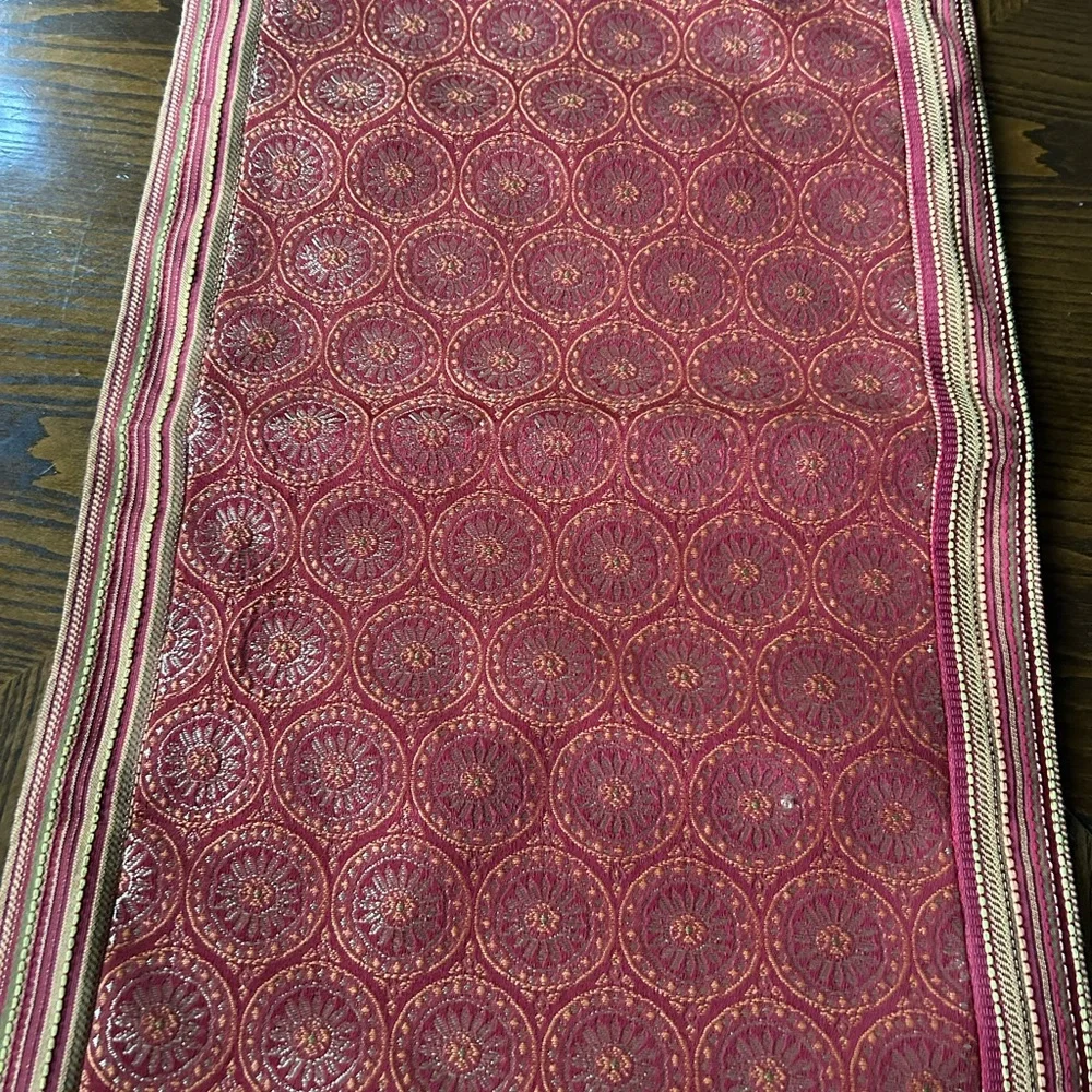 Vintage Burgundy & Gold Table-Runner